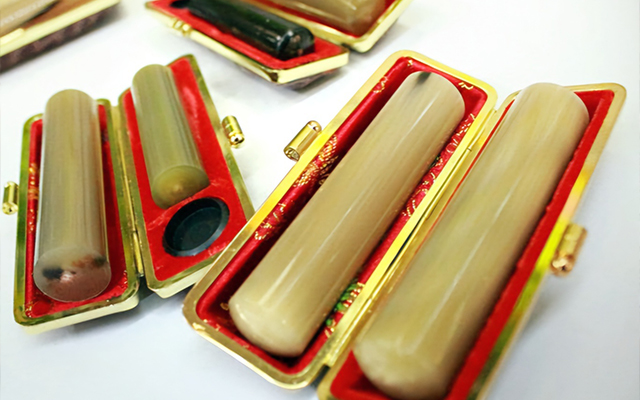 20250429132545_NTqJjQhG.jpg_carousel_분당인감도장파는곳_천보당,인감도장,100년역사,3대째이어온,도장장인,도장의역사,국가유공자,인감도장잘파는곳,성남인감도장잘파는곳,성남인감도장,분당인감도장,분당인감도장파는곳,분당인감도장잘파는곳,성남도장파는곳,분당도장파는곳,성남,분당,구미동