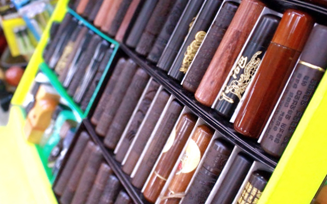 20250429132545_zlPXy0aZ.jpg_carousel_분당인감도장파는곳_천보당,인감도장,100년역사,3대째이어온,도장장인,도장의역사,국가유공자,인감도장잘파는곳,성남인감도장잘파는곳,성남인감도장,분당인감도장,분당인감도장파는곳,분당인감도장잘파는곳,성남도장파는곳,분당도장파는곳,성남,분당,구미동